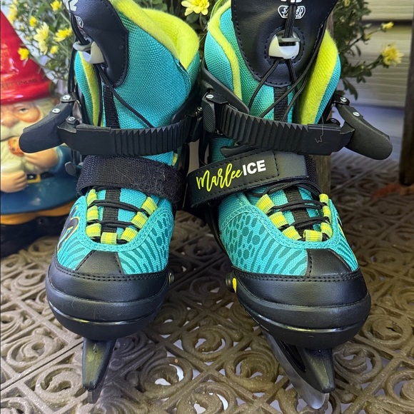 Marlee Ice K2 Kids' Adjustable Ice Skates with Speed lacing. Size 11-2 Like New - Picture 3 of 7